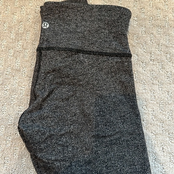 Lululemon herringbone leggings - Picture 2 of 4